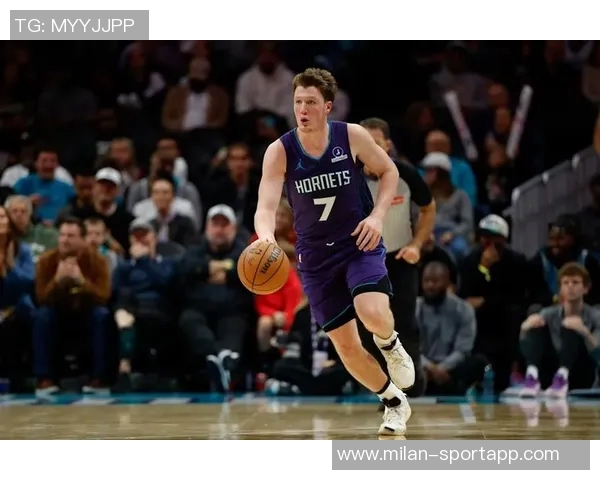 克尼佩尔表现出色助力球队胜利12投7中三分命中率高达55