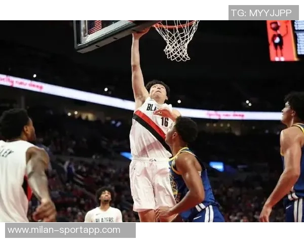 开拓者半场领先勇士16分杨瀚森表现平平库里贡献11分3篮板3助攻