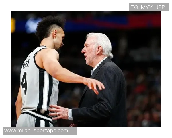 怀特分享与内线球员配合心得逐步磨合中收获乐趣与共同进步