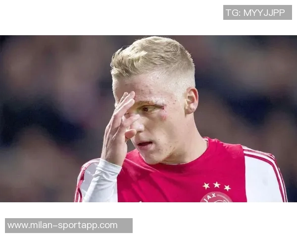 阿贾克斯俱乐部球探与引援主管凯文德朗宣布辞职引发关注