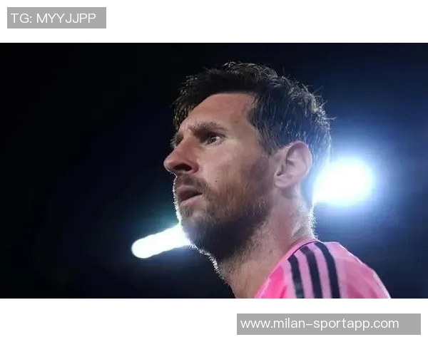 拉波尔塔谈巴萨大选时机梅西在诺坎普拍照展现可爱一面