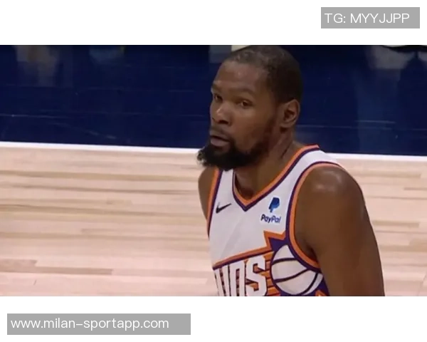 杜兰特第四节表现低迷未能得分球队遭遇失利令人失望 杜兰特第四节表现低迷未能得分球队遭遇失利令人失望