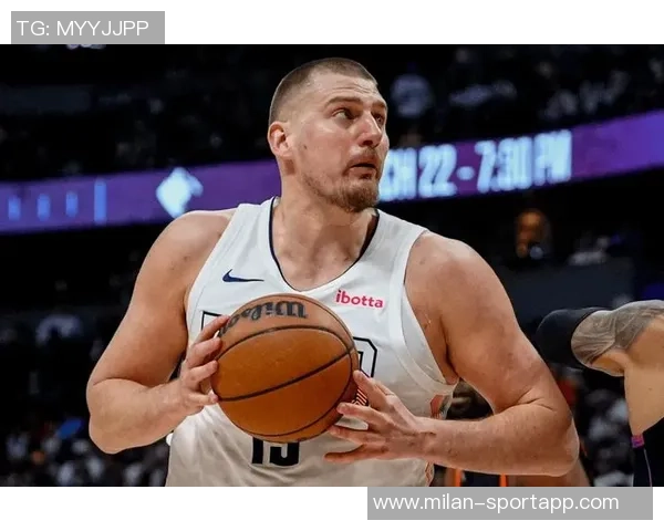 约基奇半场表现亮眼5投4中斩获10分3篮板6助攻三分球命中率高达667