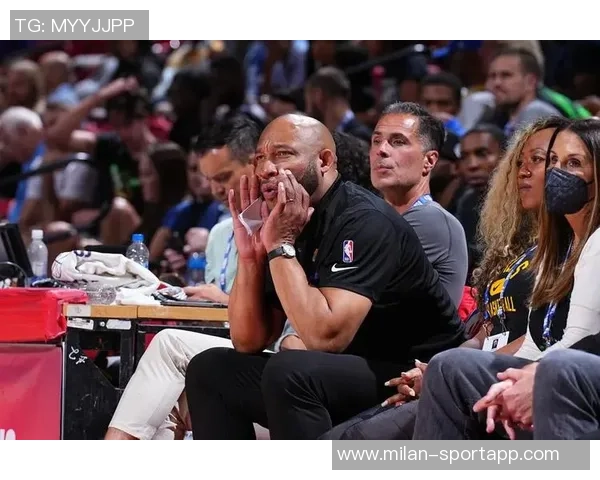 詹姆斯谈队长之道向AZP学习带领年轻化球队展现强大实力